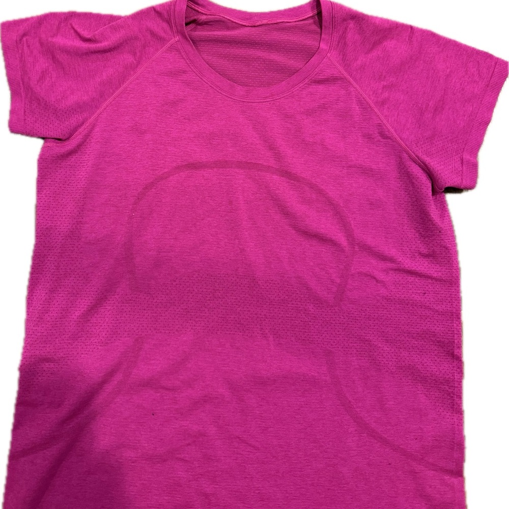Lululemon top Magenta color. Short sleeves